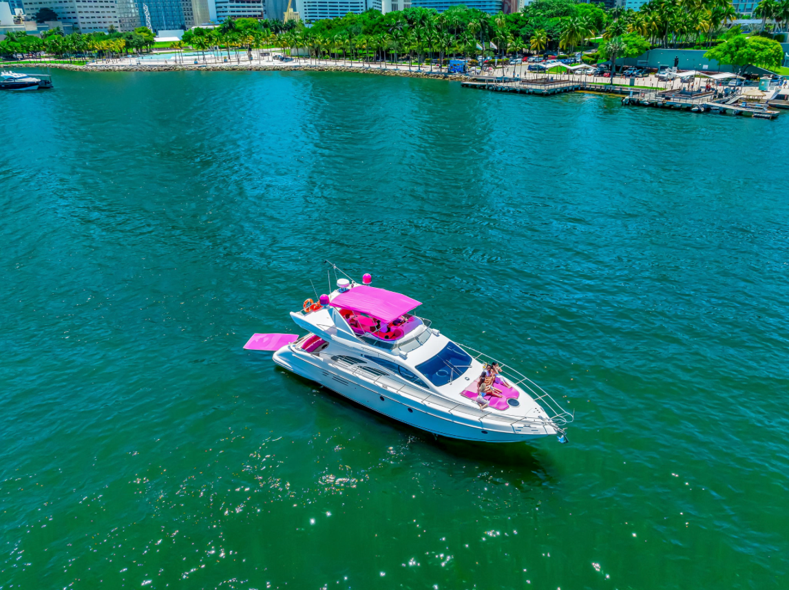 Yate Azimut Pink 55'