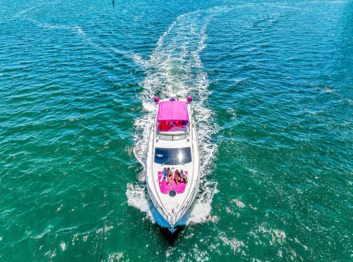 Yate Azimut Pink 55'