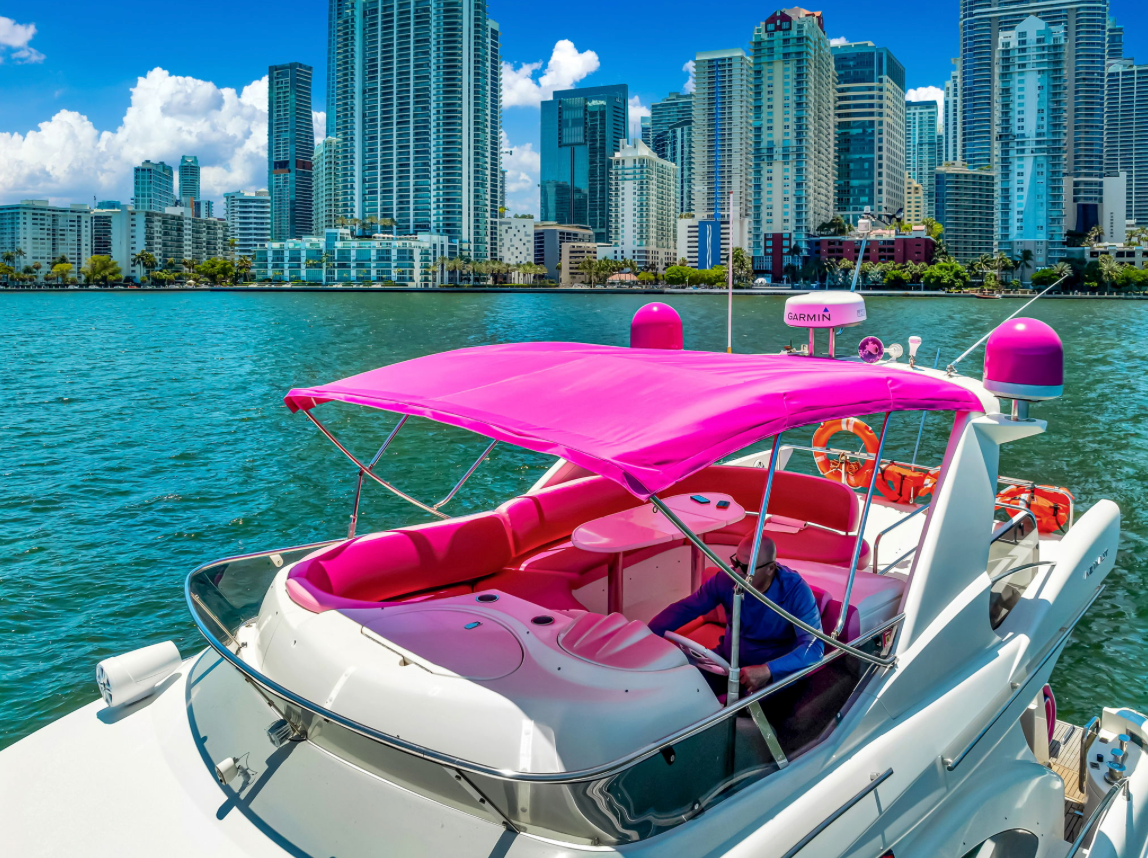 Yate Azimut Pink 55'