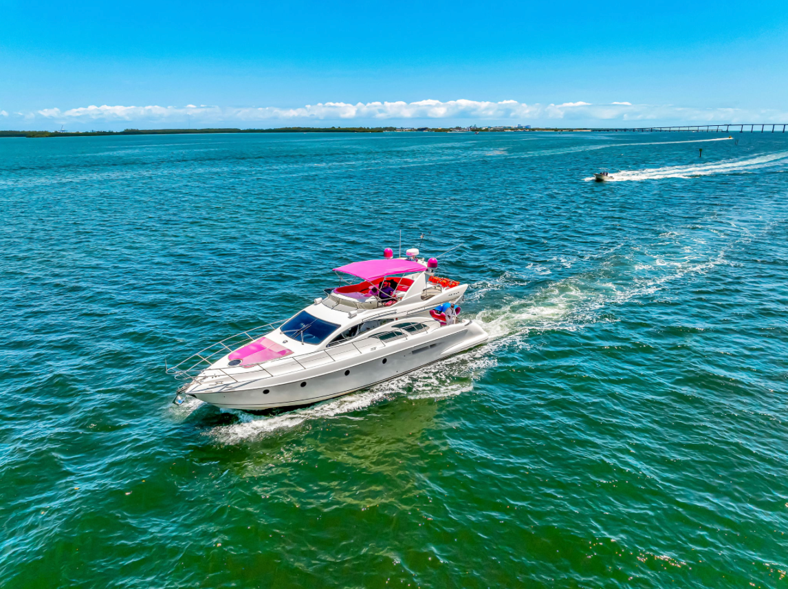 Yate Azimut Pink 55'