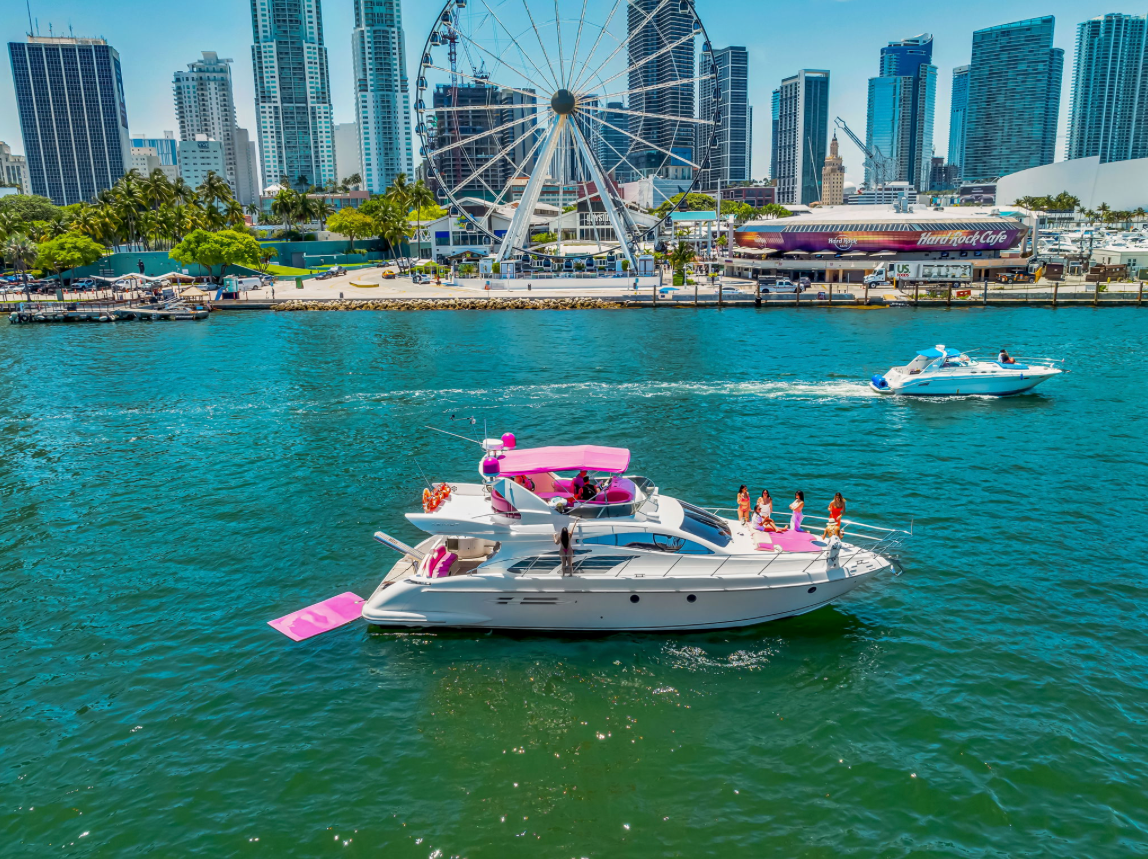 Yate Azimut Pink 55'