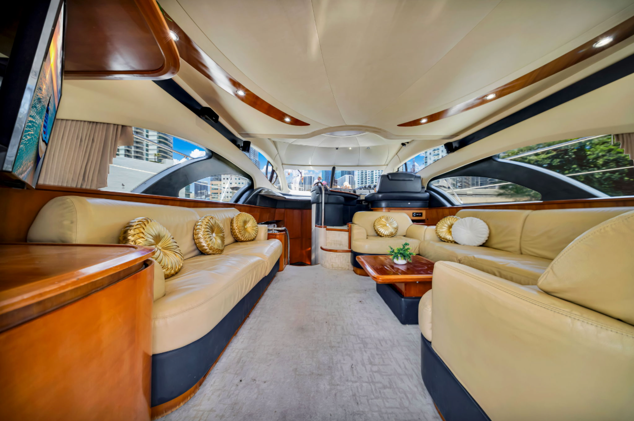 Yate Azimut Pink 55'