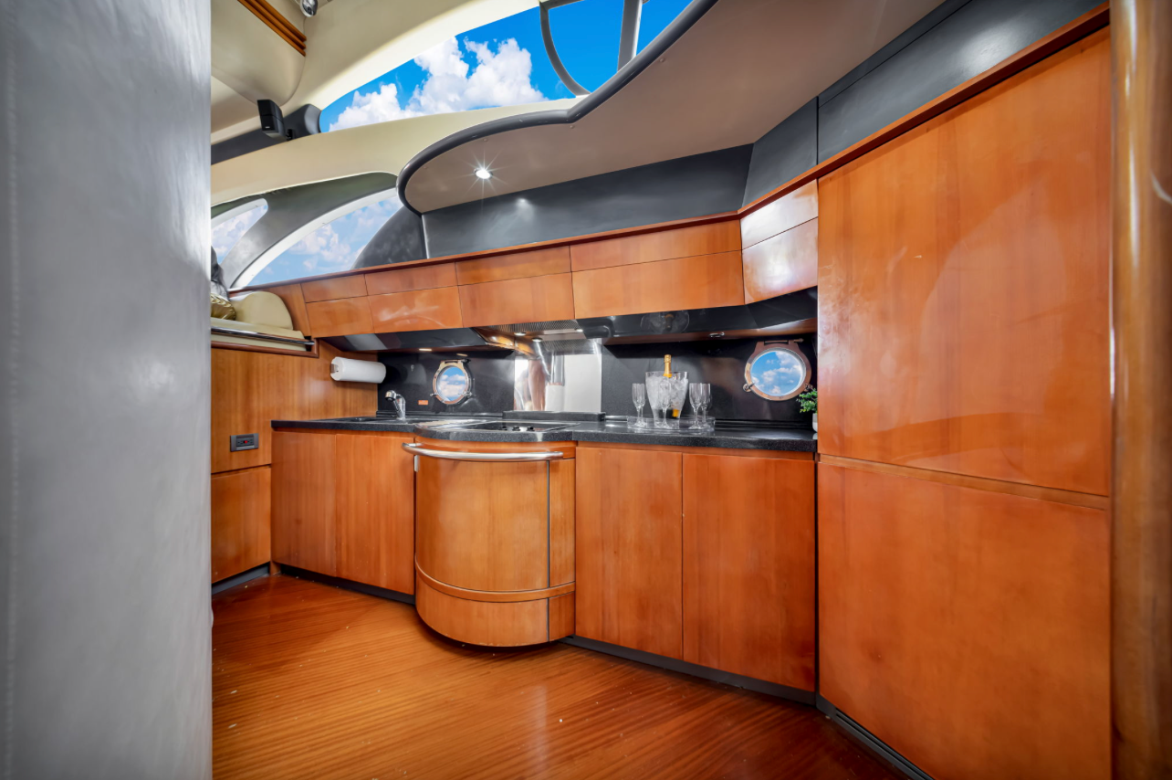 Yate Azimut Pink 55'