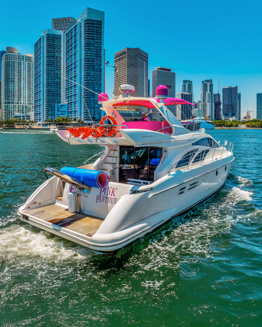 Yate Azimut Pink 55'
