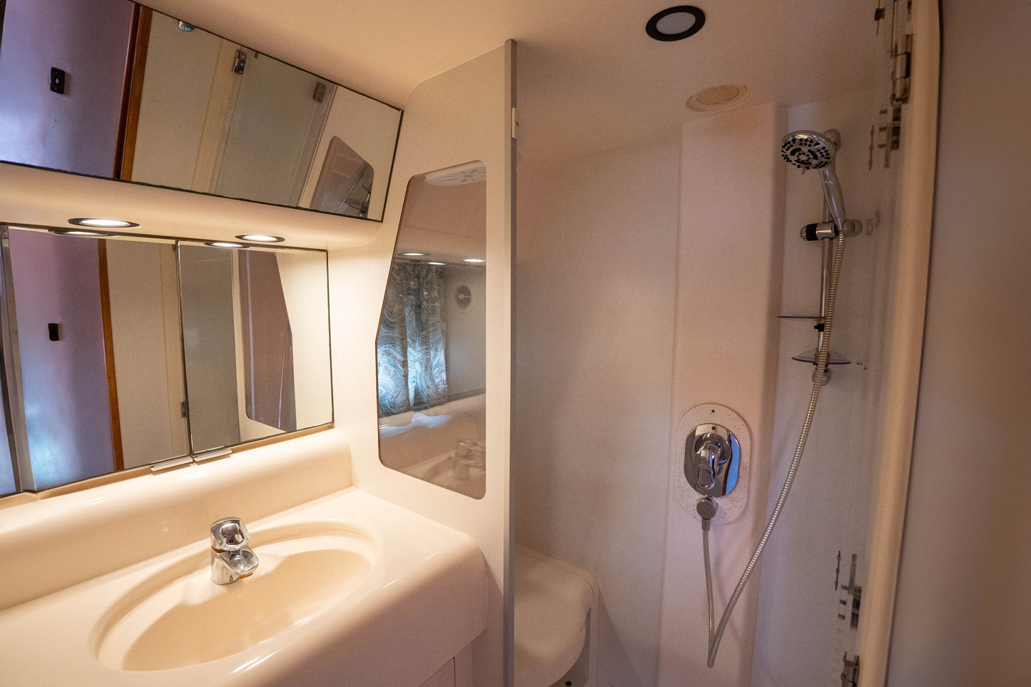 Yate Viking 60'